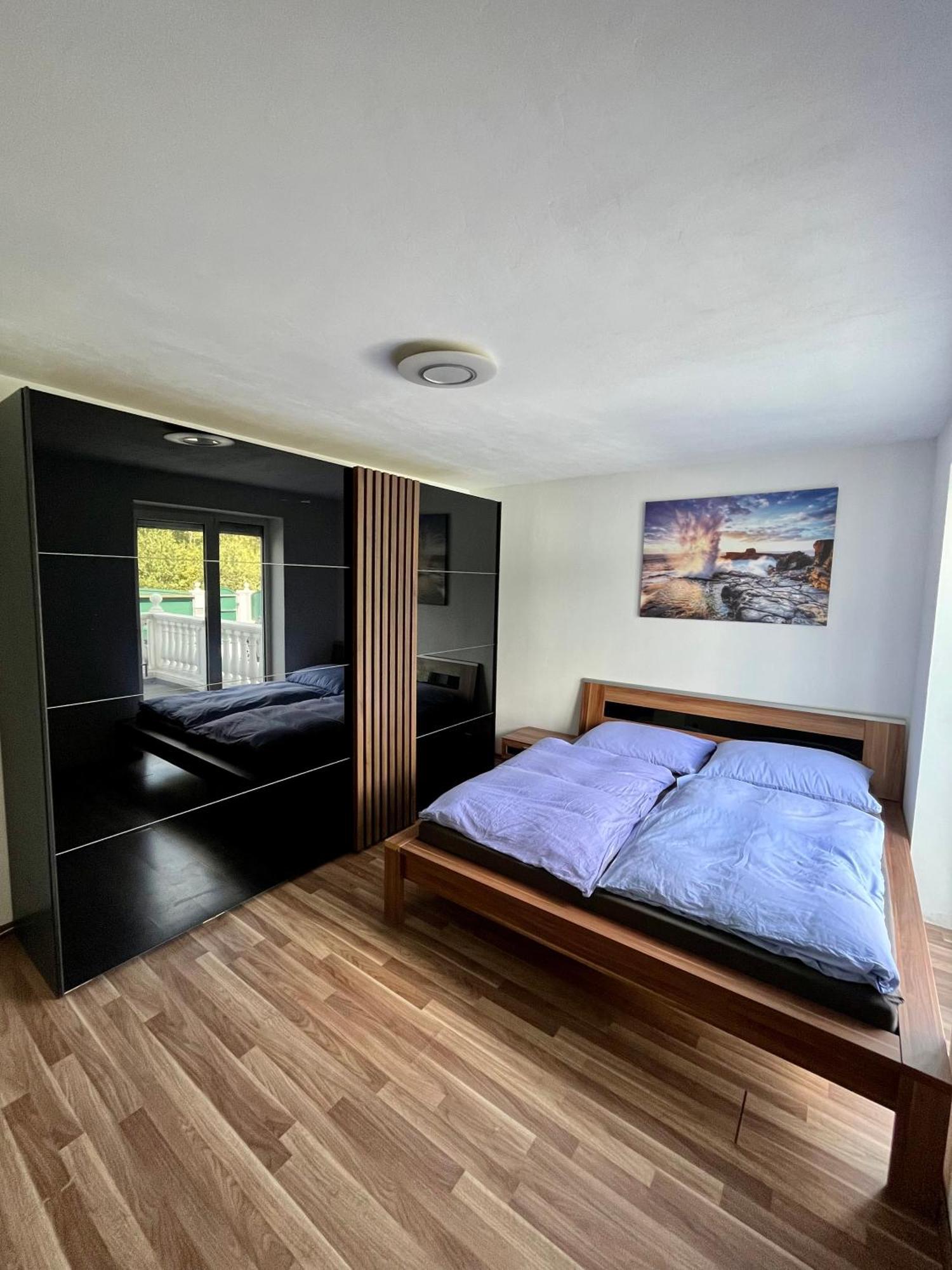 Luxurioeses Apartment Mit Pool Viena Exterior foto