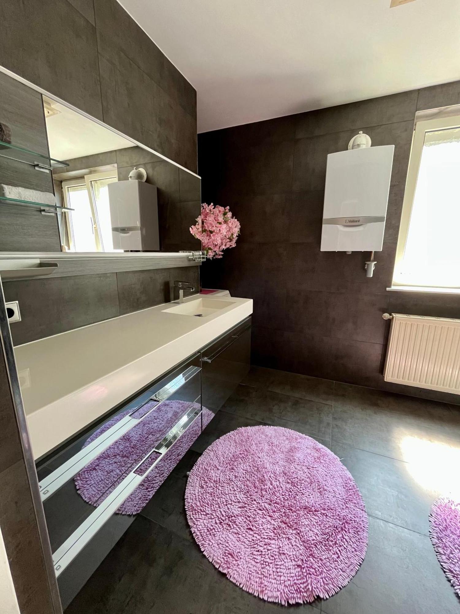 Luxurioeses Apartment Mit Pool Viena Exterior foto